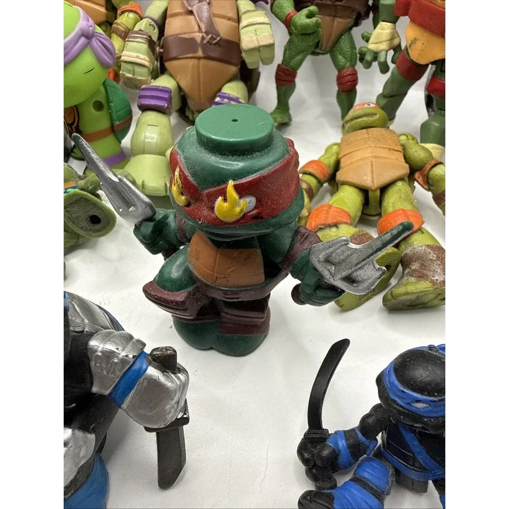 LOT 20‎ TEENAGE MUTANT NINJA TURTLES ACTION FIGURES